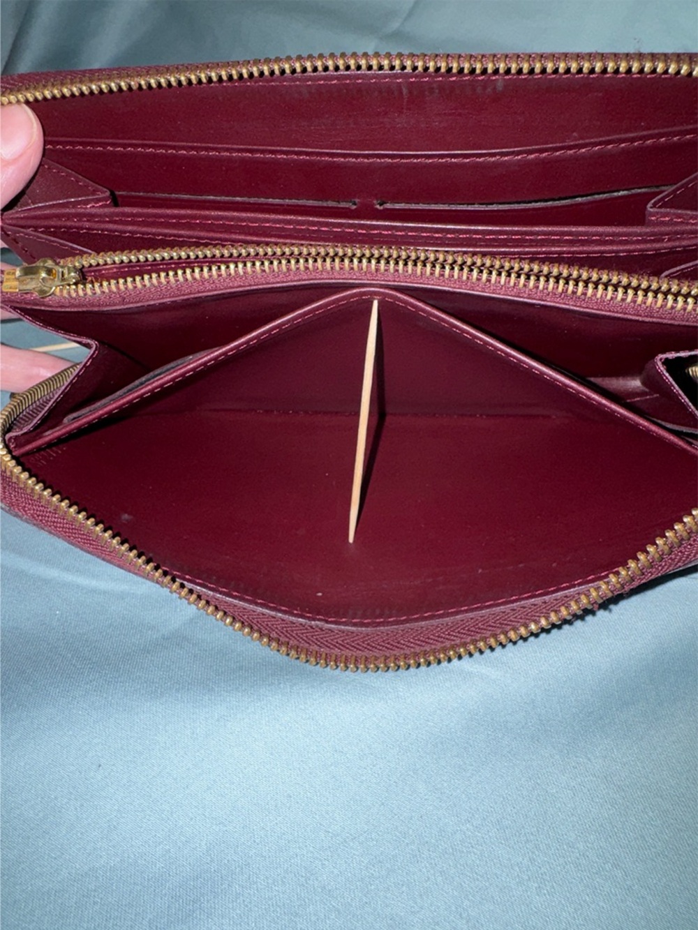 Louis Vuitton Vernis Zip Around Wallet in Burgundy, Comes With COA. - Picture 15 of 16